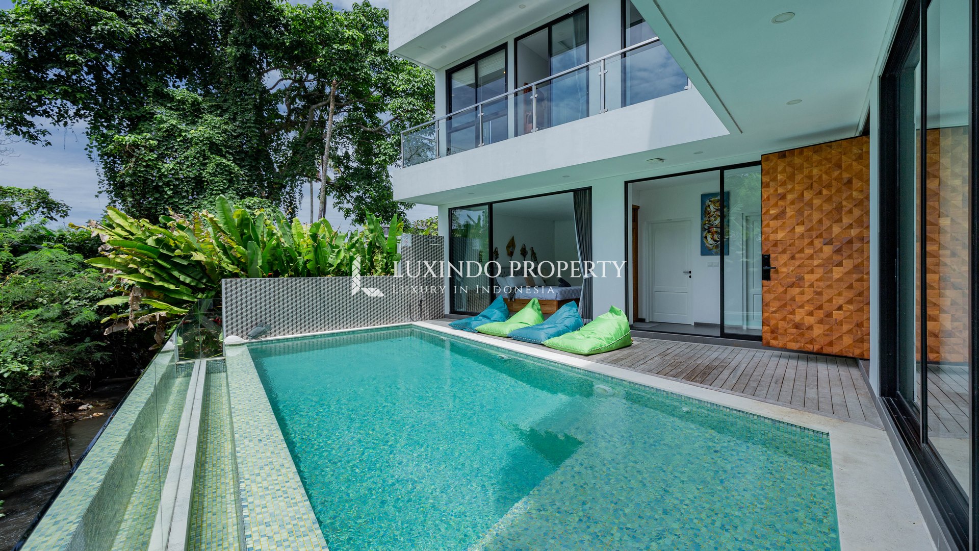 PADONAN – 3-STOREY RIVERSIDE ELEGANCE (FHV523)